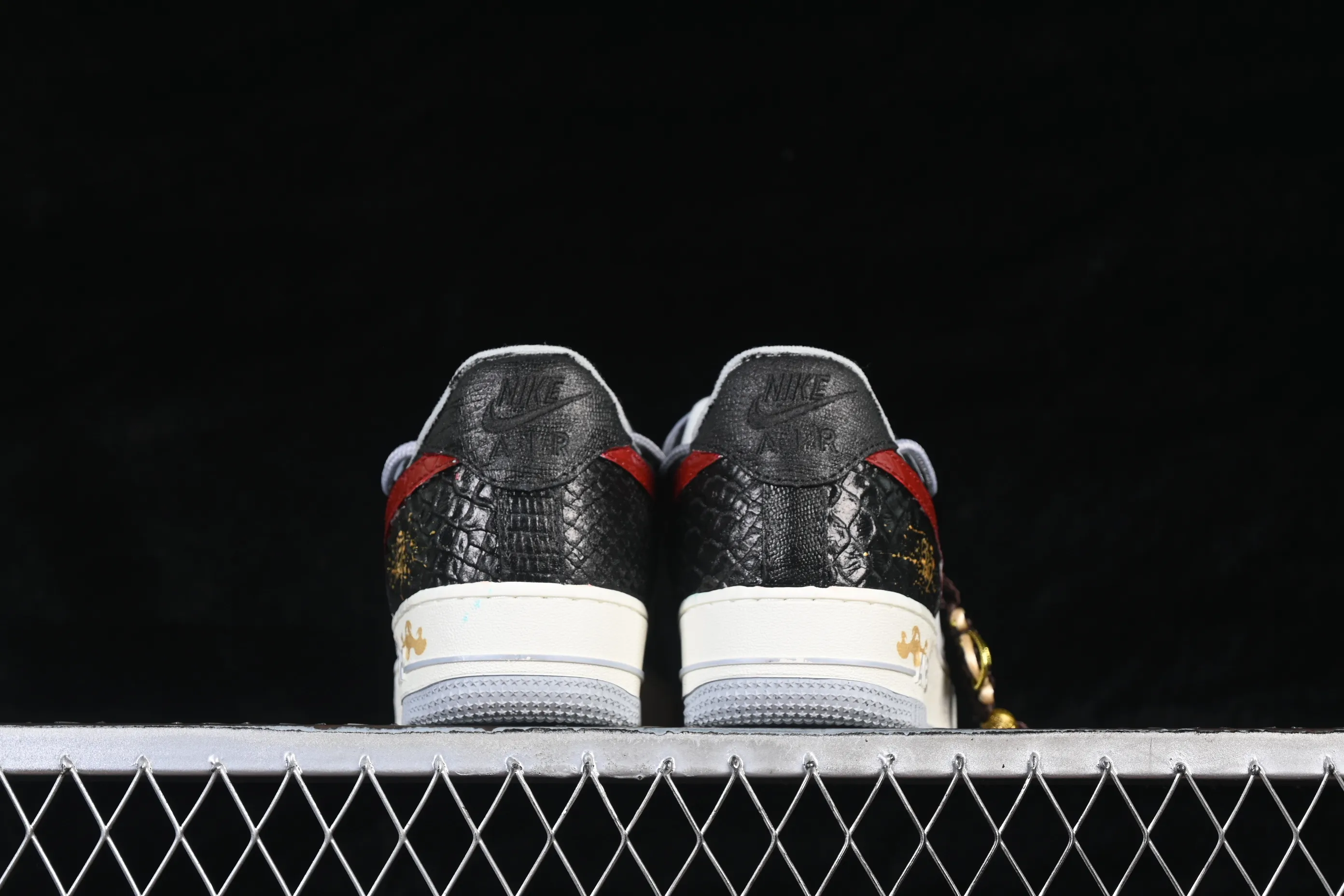 All categories Nk Air Force 1 Air Force series Nk Air Force 1 Low Air Force low-top Nike Air Force 1'07 Low "Ink Pattern Fortune" Hand-painted graffiti Year of the Horse Chinese style limited edition Air Force 1 low-top casual sneakers DX2697-111